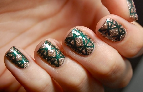 easy-christmas-nail-art-designs-and-ideas-12