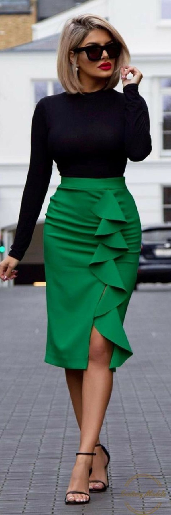 stunning-outfits-for-hourglass-body-shaped-women