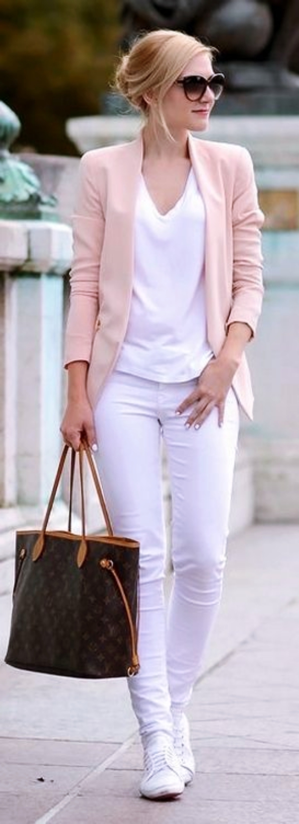 Informal-Work-Outfits-With-Sneakers