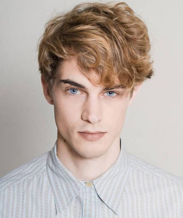 hairstyles-for-men-with-thin-hair-and-big-forehead