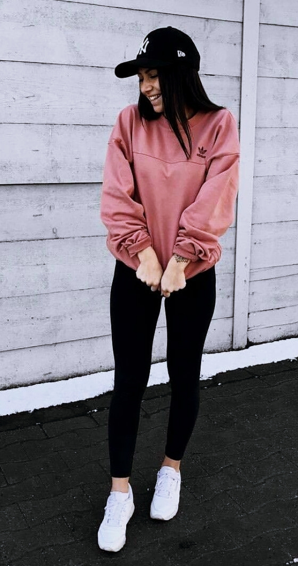  Casual-Sweatshirt-Outfits-For-Fall