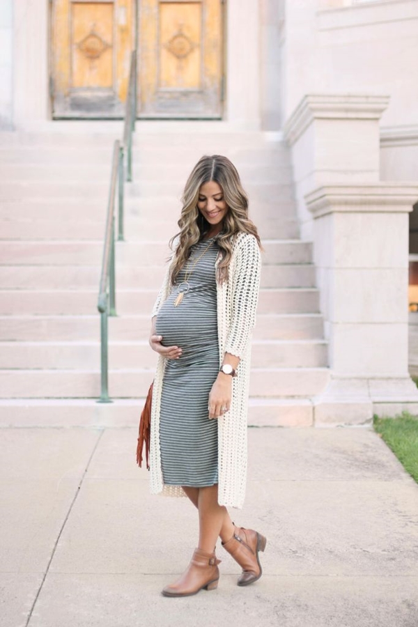 casual-maternity-work-outfits-for-winters-for-moms-to-be