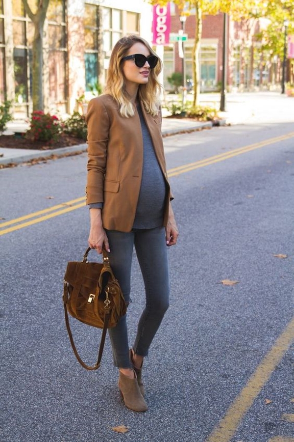 casual-maternity-work-outfits-for-winters-for-moms-to-be